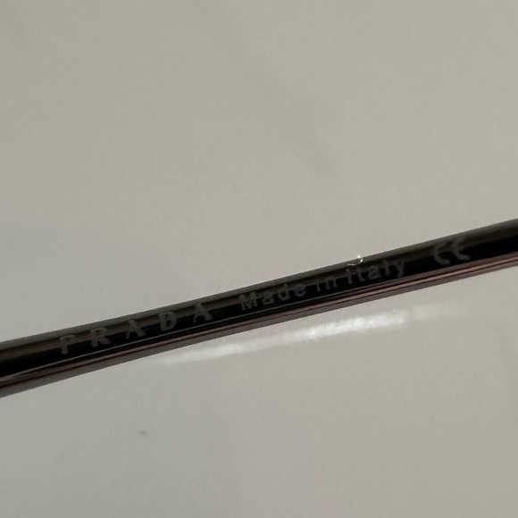Prada sunglasses SPR 57E 5AV-4M1 gunmetal frame with box Excellent condition !! - Picture 6 of 8